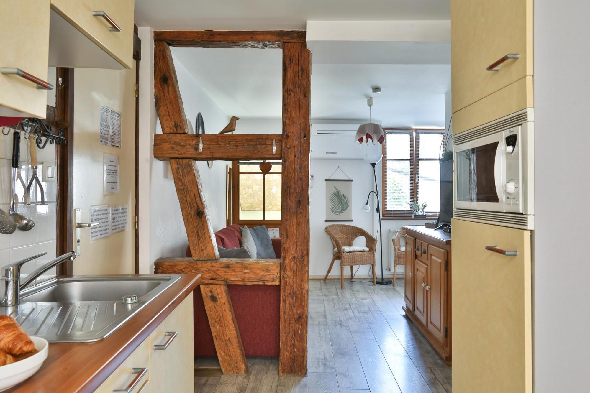 La Legende Des 2 Pierres Apartment Eguisheim Room photo
