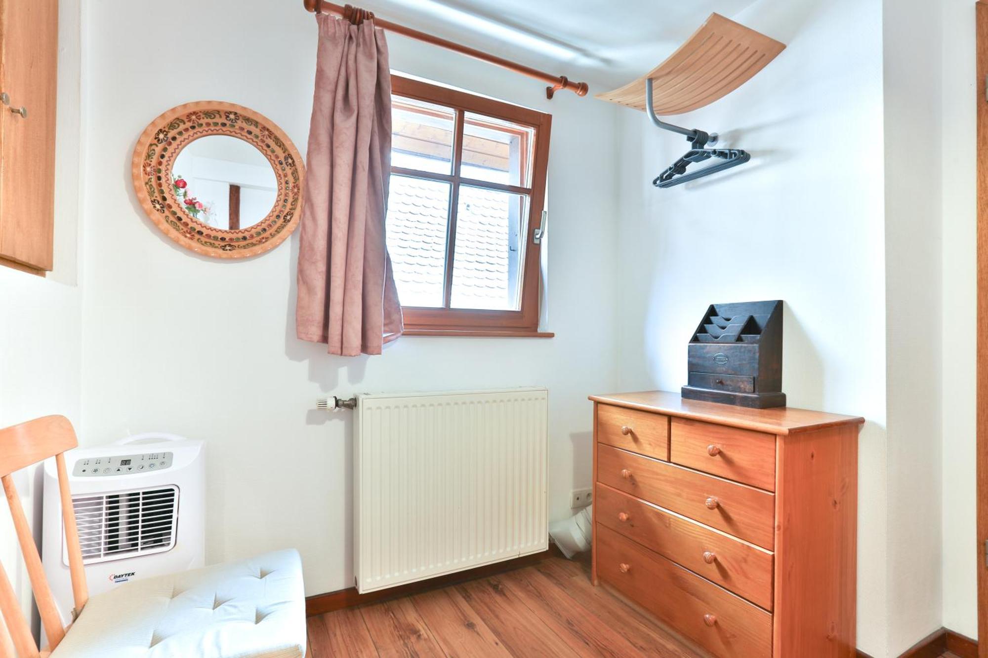 La Legende Des 2 Pierres Apartment Eguisheim Room photo