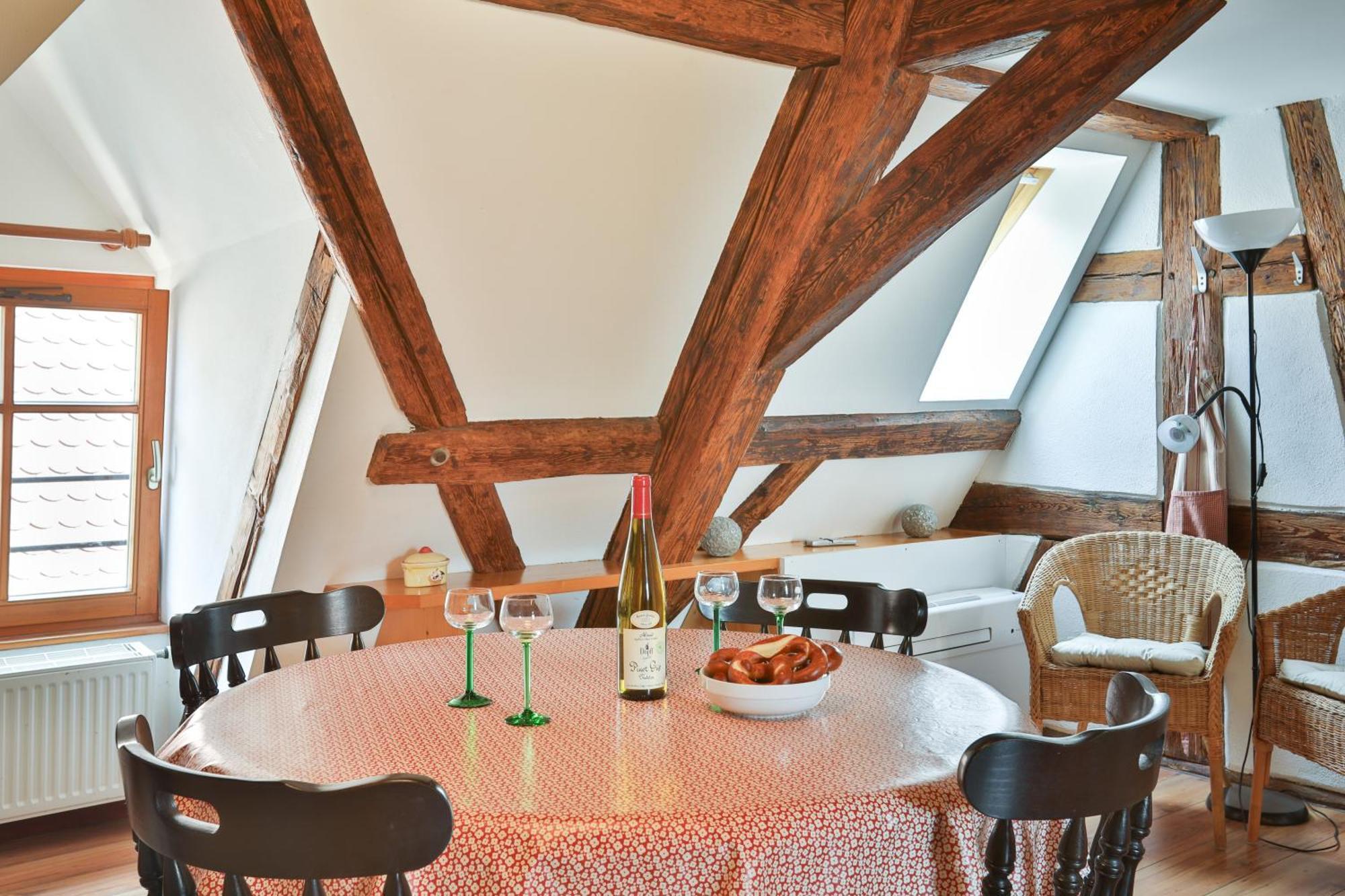 La Legende Des 2 Pierres Apartment Eguisheim Exterior photo